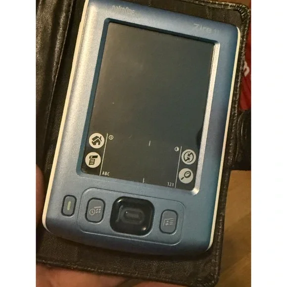 PalmOne Zire 31 Handheld PDA Organizer - W/case And Stylus , ( No Power ) Asis